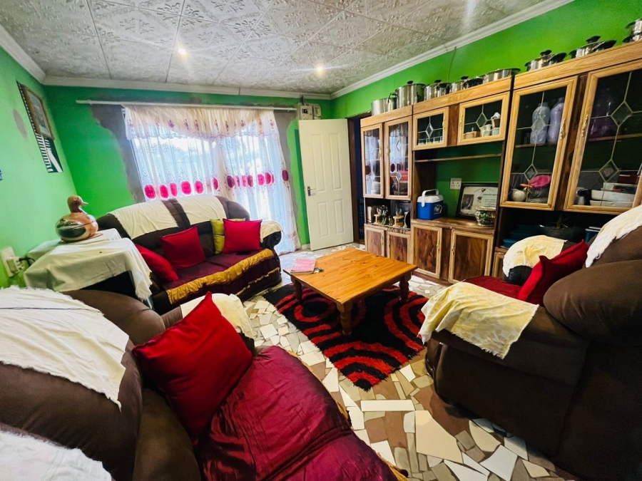 2 Bedroom Property for Sale in Bloemside 5 Free State